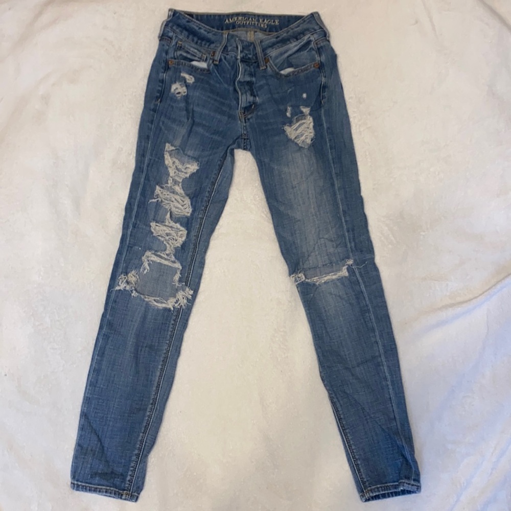 American eagle Tom girl Jeans, size 0, light wash, button zipper